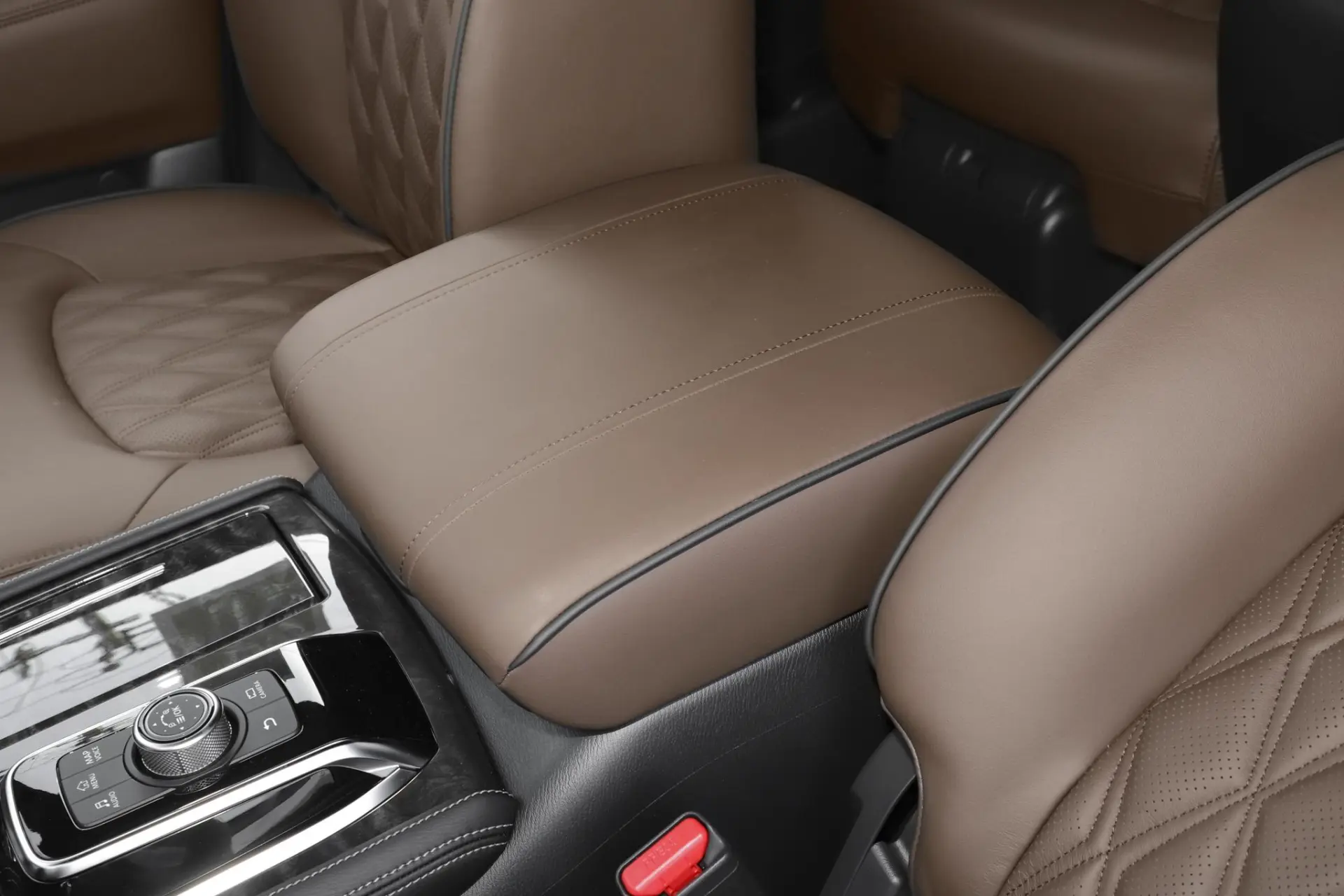 Discover Nissan Nissan Patrol Exterior Interior Images.Find all aspects and details of cars.