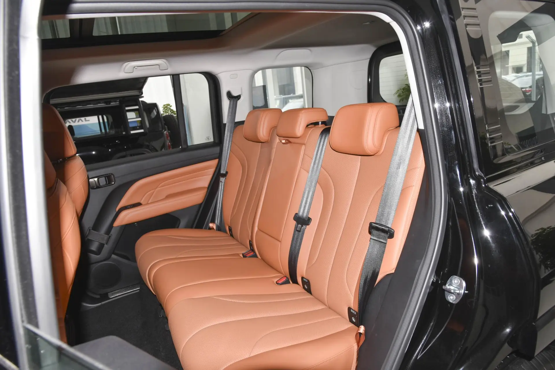 Discover Haval Haval H9 Exterior Interior Images.Find all aspects and details of cars.