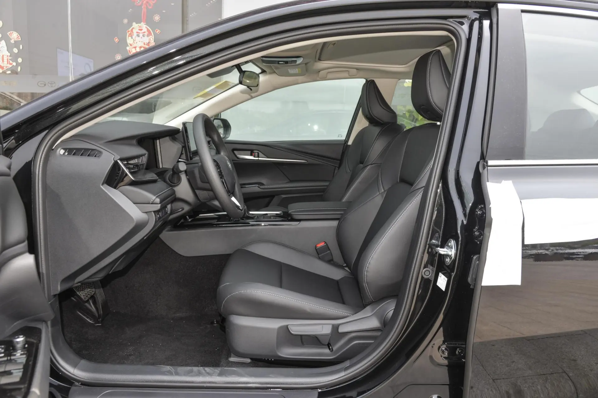 Discover Toyota Toyota Camry Exterior Interior Images.Find all aspects and details of cars.