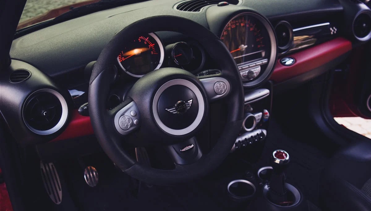 Practical advice, compare fuel efficiency and optimise your refuelling strategy with the 68-litre fuel tank capacity of the 2025 Toyota Honda.