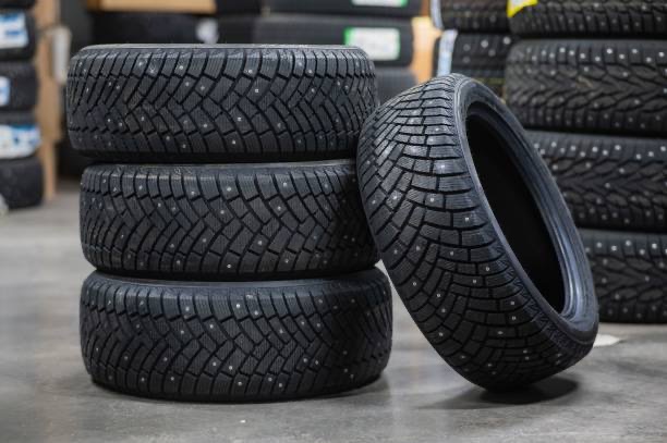 This 2025 guide details optimal land cruiser tyre pressure settings for the Gulf region. It covers inflation guidelines and tyre maintenance tips