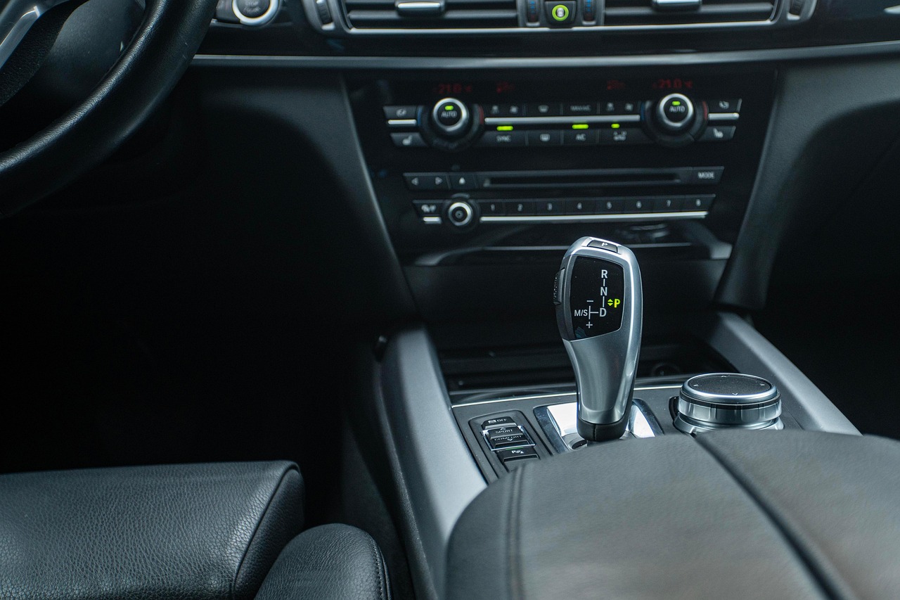 Discover the Nissan Patrol Y61 fuel tank capacity and strategies to improve fuel efficiency, maintain fuel system, and extend driving range.