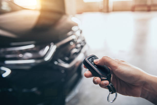 This concise guide helps you select the right Land Cruiser tire size with insights on OEM specs, load index, rim compatibility, and GCC standards.