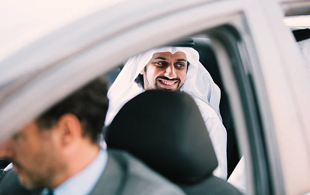 قارن بين موديلات نيسان ماكسيما SV و SL و SR لعام 2025 لاكتشاف الاختلافات الرئيسية في الأداء والميزات التقنية والقيمة للسائقين في الشرق الأوسط.